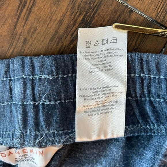 Danskin blue and white tie-dye cotton/poly blend shorts - small - Picture 5 of 8